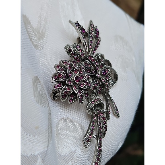 Ciner Amethyst Rhinestone Flower Brooch Chrysanthemum Vintage USA 3.75" - Picture 8 of 11